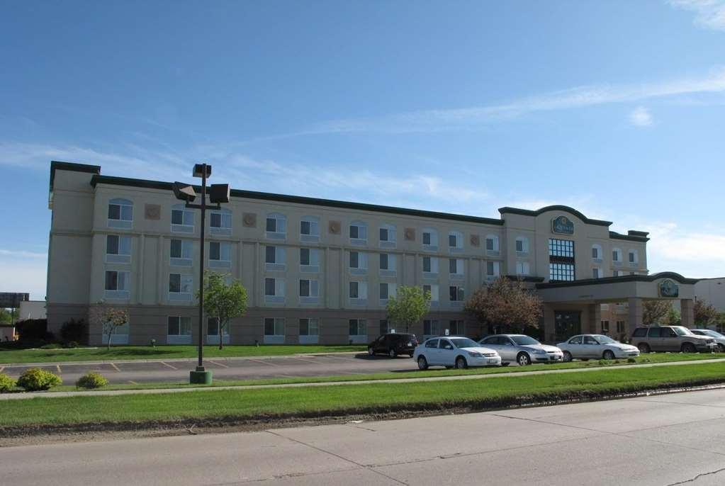 Hotel La Quinta By Wyndham Omaha Airport Downtown Carter Lake Exterior foto