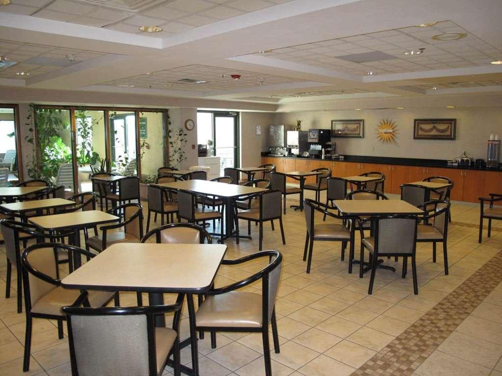 Hotel La Quinta By Wyndham Omaha Airport Downtown Carter Lake Facilidades foto