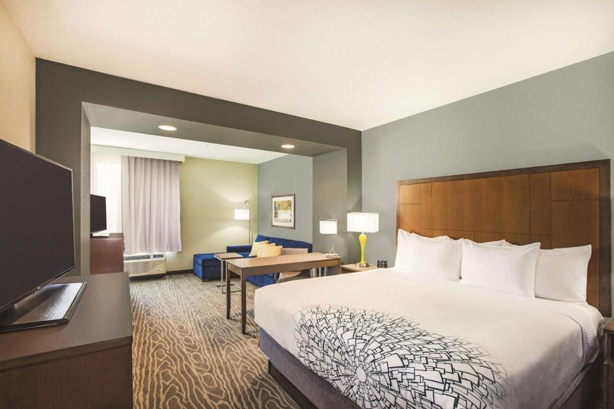 Hotel La Quinta By Wyndham Omaha Airport Downtown Carter Lake Exterior foto