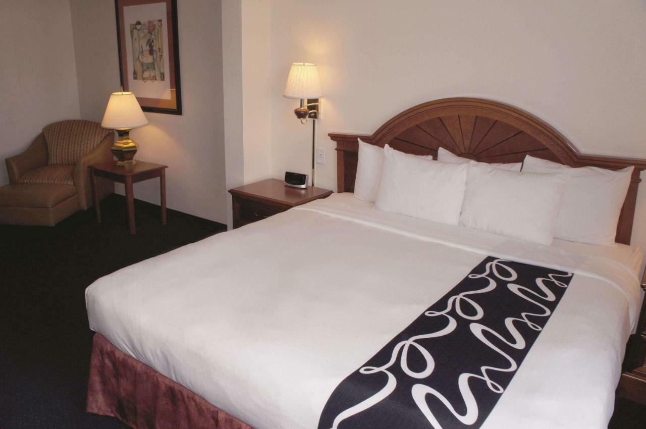 Hotel La Quinta By Wyndham Omaha Airport Downtown Carter Lake Exterior foto